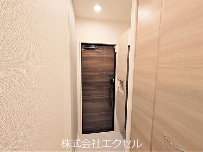 メゾンドカルマン シューズBOX完備の玄関です。