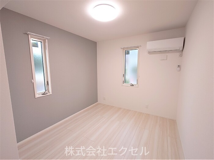 メゾンドカルマン フローリングの室内です。