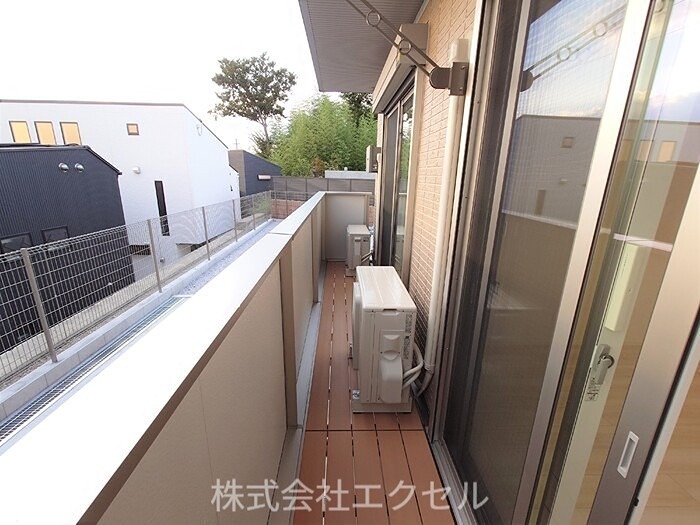 メゾンドカルマン 南西向きで日当たり良好です。