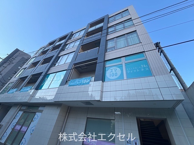 北野駅まで徒歩2分!通勤通学に便利な好立地です。オートロック付きの新築マンション!