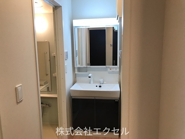 Grandbellmalle  忙しい朝に嬉しい独立洗面台です。