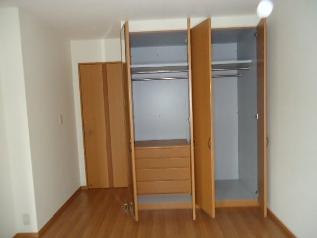 アシューレ 収納完備のお部屋です。