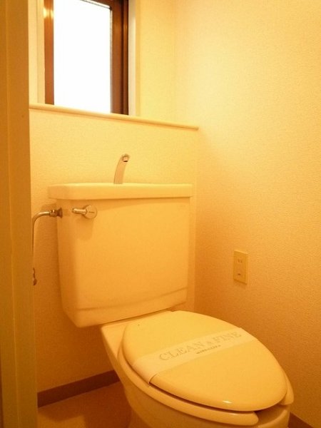 国立クリスタル石川 清潔感あるトイレです。