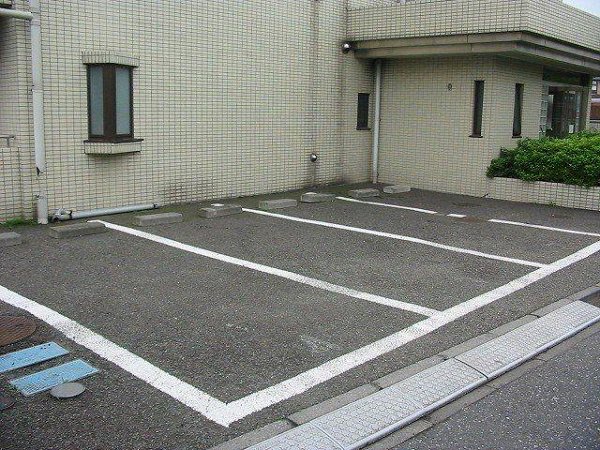 国立クリスタル石川 駐車場