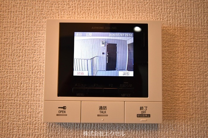 Dスクエア本町 モニター付きインターホンです。