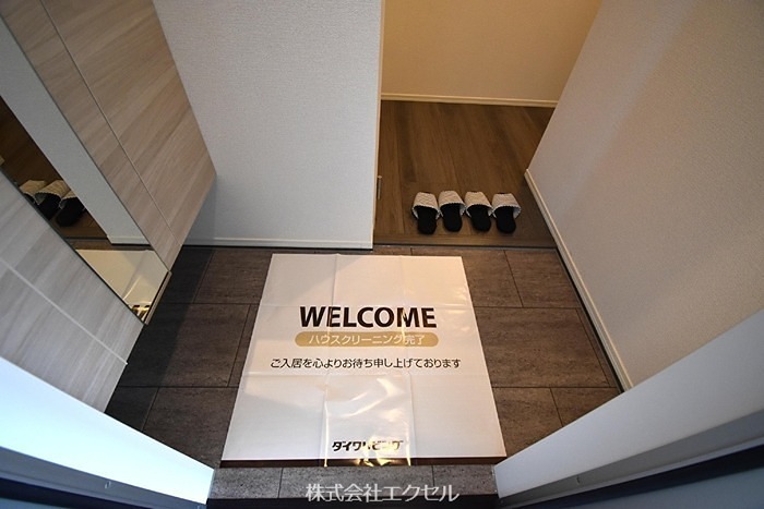 Dスクエア本町 シューズボックス完備の玄関です。