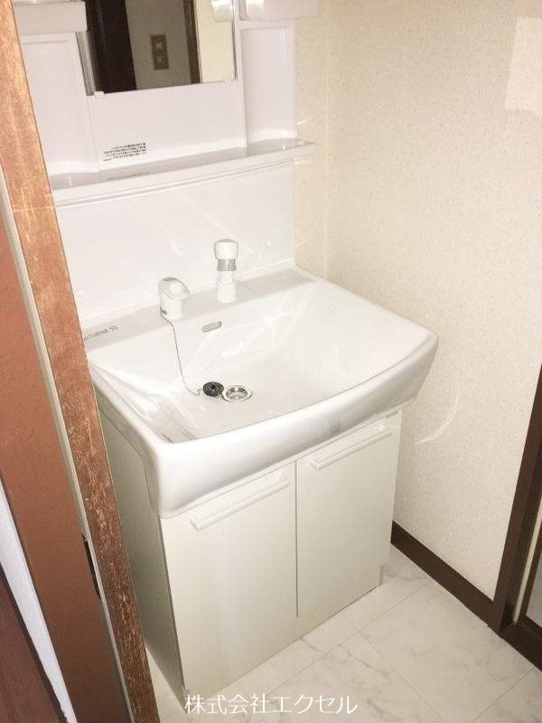 サンライズマンション 独立洗面台がございます。