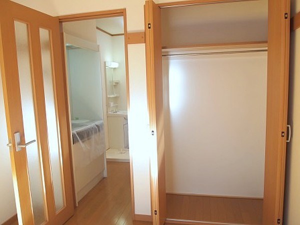 オオサワハイツ 収納完備でお部屋を広くお使いいただけます。
