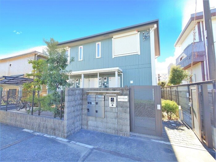 昭島駅徒歩圏内で通勤通学に便利です。