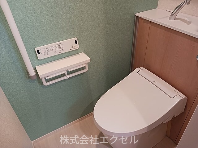 ネオブライツ1 温水洗浄便座です。