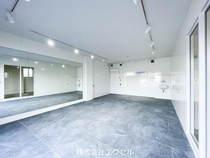 グランテージC  車庫です。