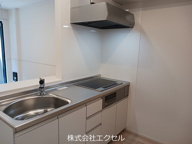 カリーノ8 コンロ付きのカウンターキッチンです。