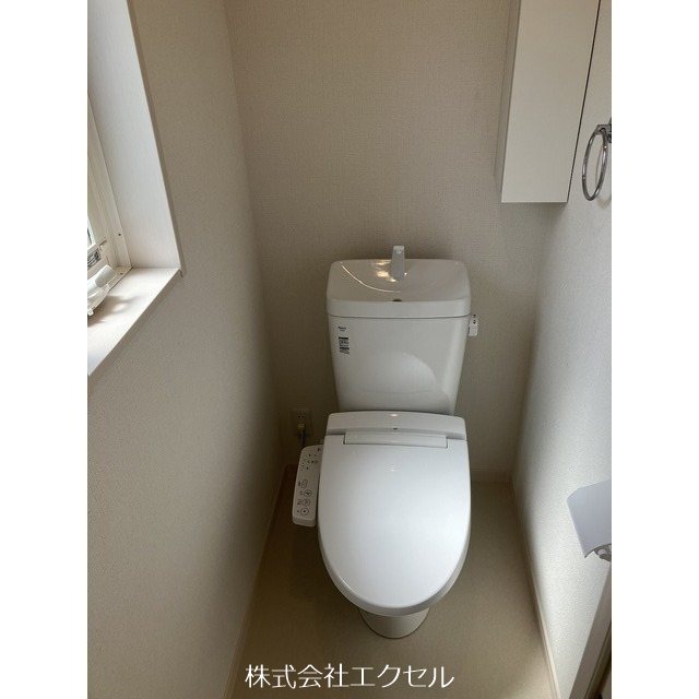エスパース恋ヶ窪BASEⅡ  温水洗浄便座付きです。