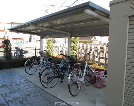 ソレイユ 屋根付きの駐輪場です。