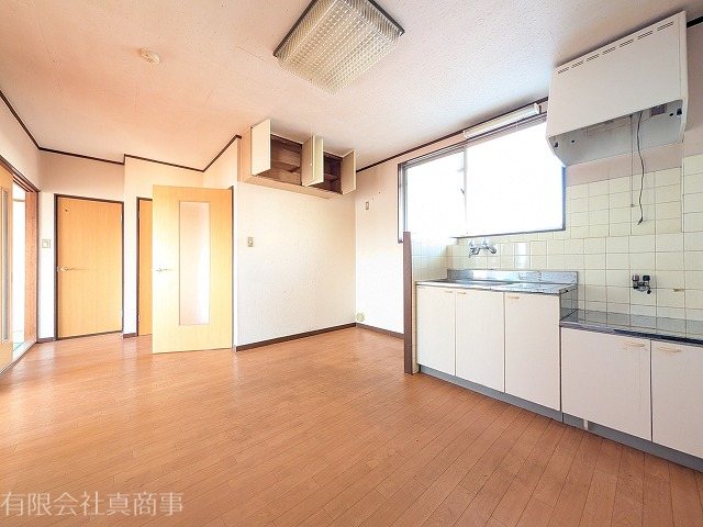 ウエストハイリビング 内装