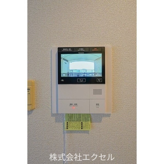 ルクール八王子みなみ野 TVモニターホンで来訪者の確認ができます。