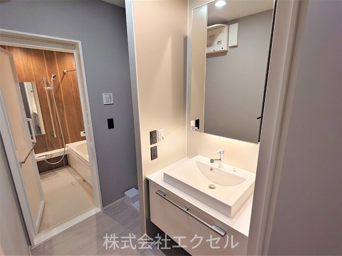 AuspiciousHouse  独立洗面台です。