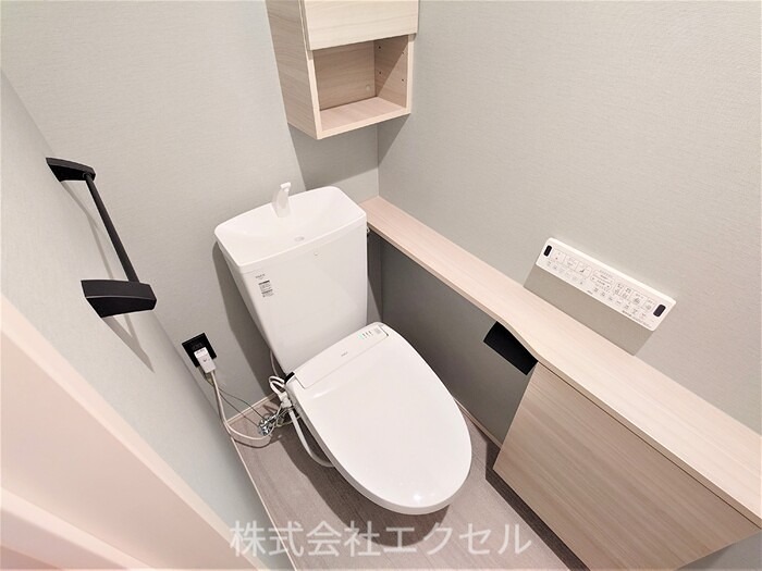 AuspiciousHouse  温水洗浄便座です。