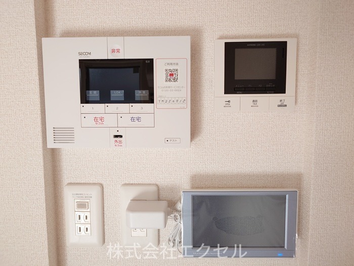 AuspiciousHouse  モニター付きインターホンです。