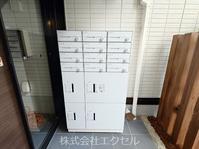 AuspiciousHouse  宅配ボックス付きです