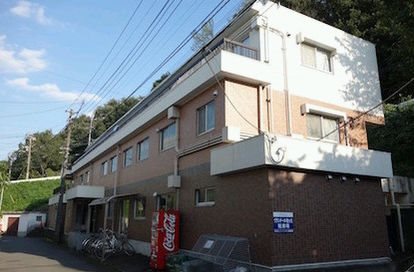 駅近の建物です。