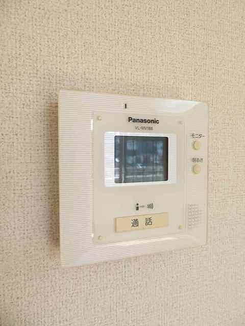 シュティルシェーネ 安心のＴＶドアホン完備です。