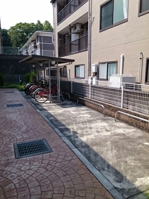 シュティルシェーネ 駐輪場があります。