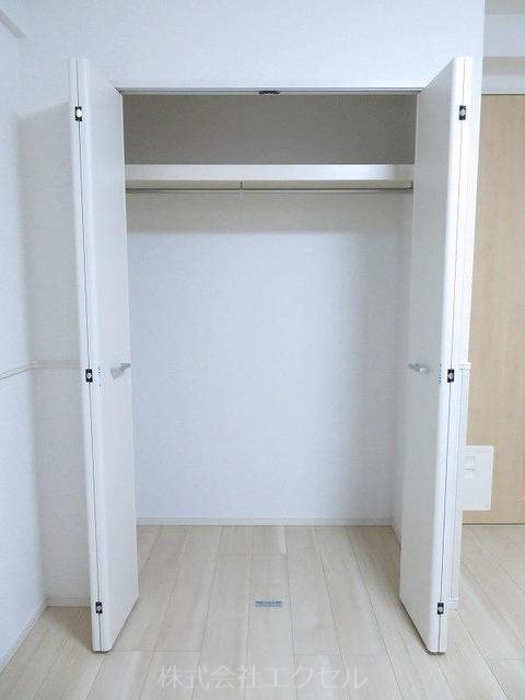 メゾンドルノン 収納完備でお部屋を広くお使いいただけます。