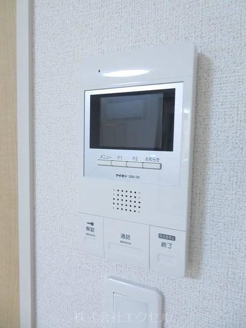 メゾンドルノン 来訪者の姿を確認できます。