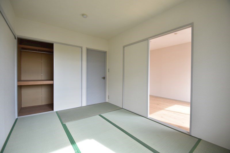 第２エステート吉武 収納付きの和室になります。