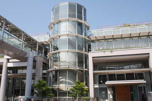 ドームハウス 羽村市図書館