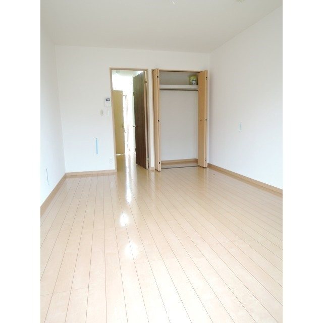 アムールTODORI 8.6畳の広々としたお部屋です。