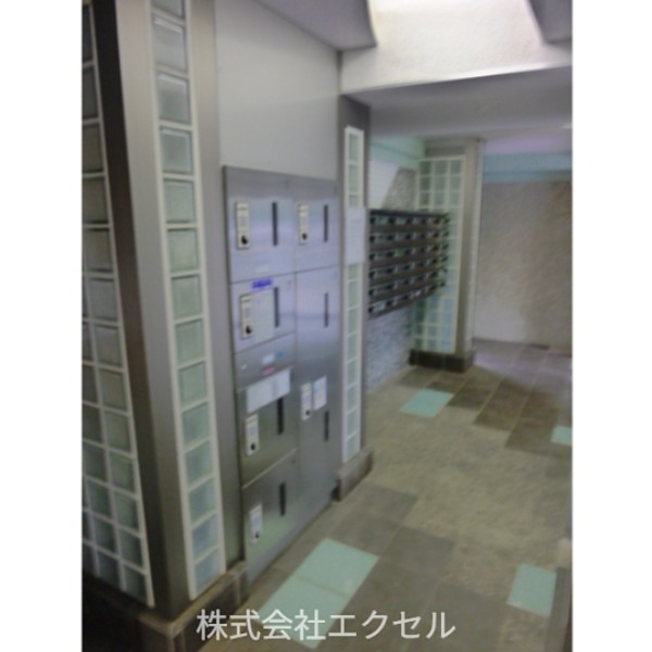 コンフォート武蔵野 宅配ボックス完備です。