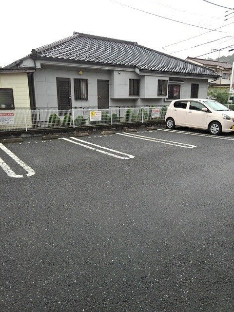 プラシードⅡ 駐車場