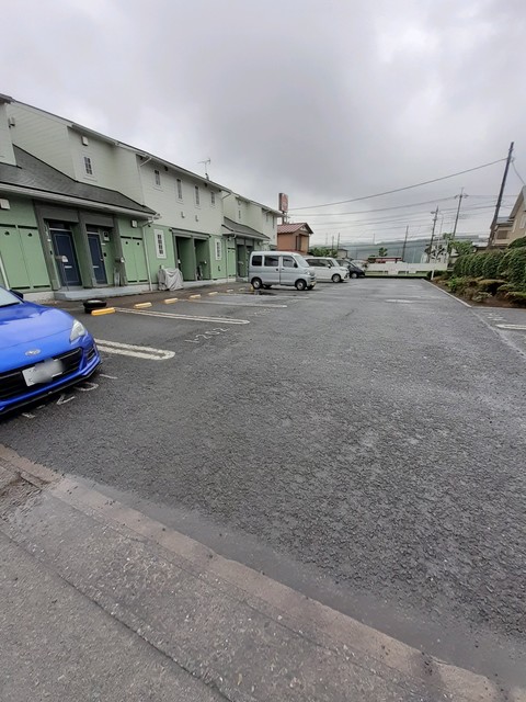 ディアプレイス２ 駐車場