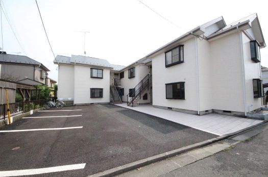 リフォームで綺麗なお部屋です。