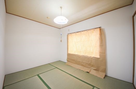 ジュネスハイム ゆったり落ち着ける和室です。