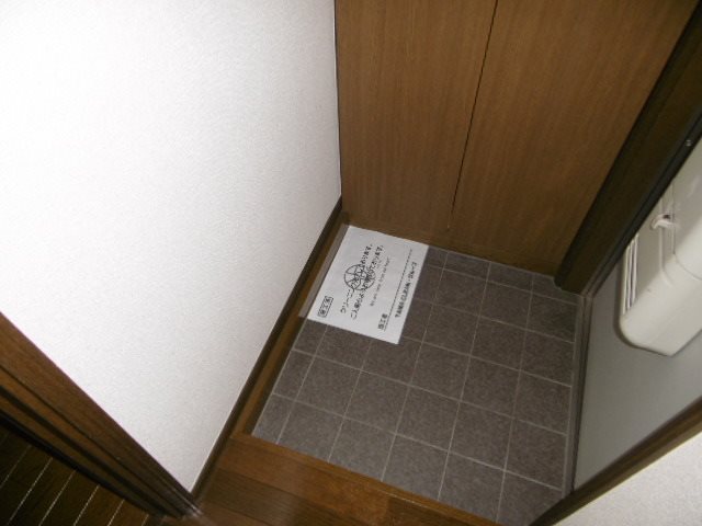 ジュネスハイム シューズボックス完備の玄関です。