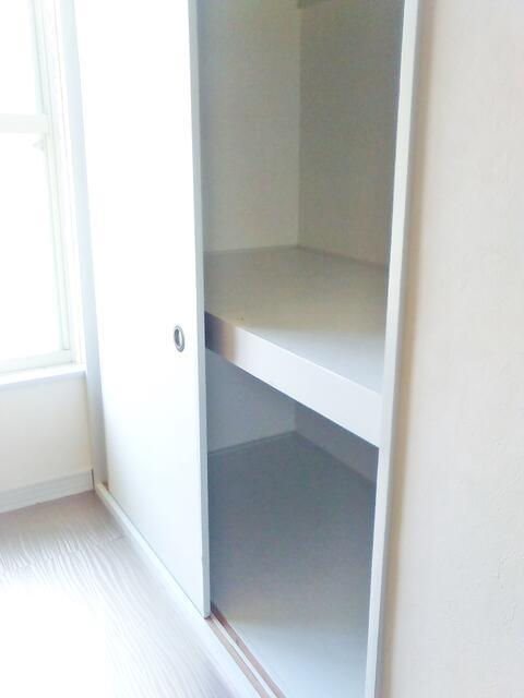 NKハイツ 収納完備でお部屋を広くお使い頂けます。