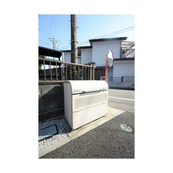 カルドファミーユ 敷地内ごみ置き場です。