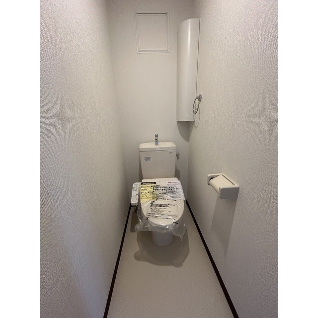 オートヴィラ1 温水洗浄便座付きのトイレです。