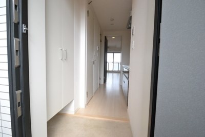 シャーメゾンステージ日野 シューズボックス完備の綺麗な玄関♪
