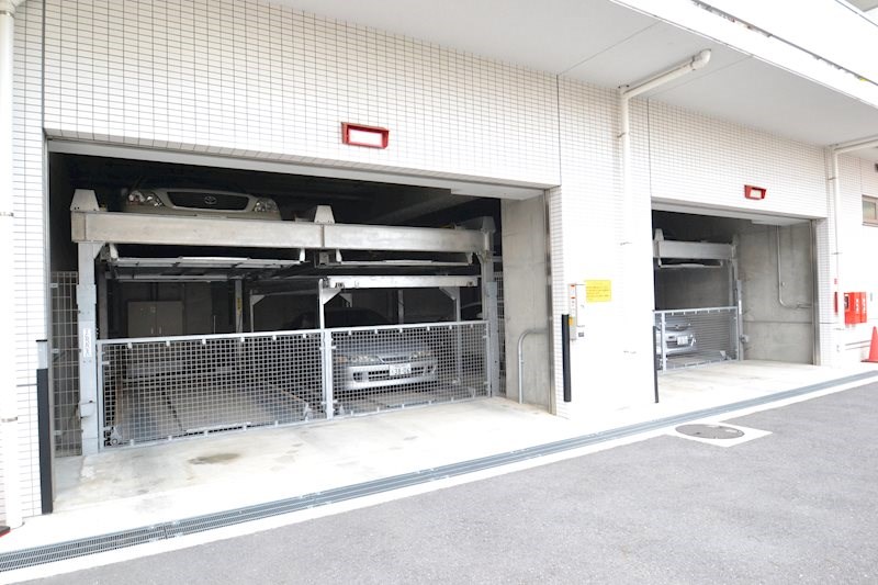 シャーメゾンステージ日野 敷地駐車場完備♪
