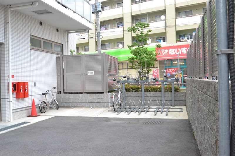 シャーメゾンステージ日野 敷地内種付き駐輪場♪
