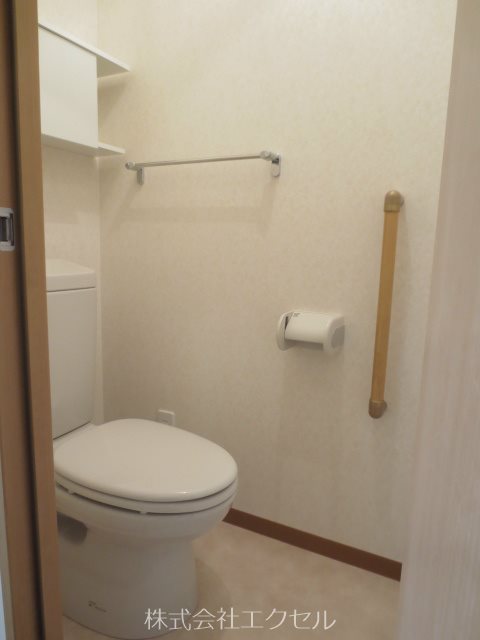 アマビリス 小物入れ付きのトイレです。