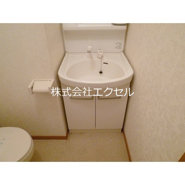 アムールジョリコリーヌ キレイな洗面台です。