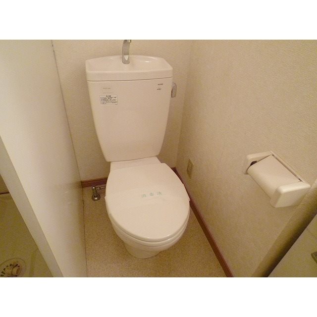アムールジョリコリーヌ キレイなトイレです。