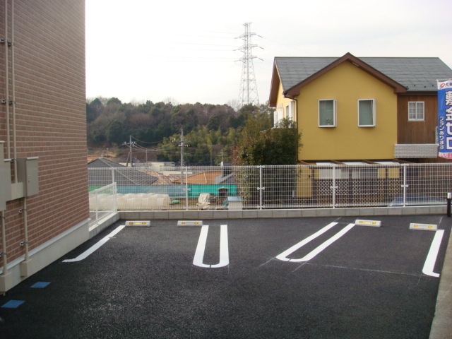 アイビー・ヒルズＤ 駐車場
