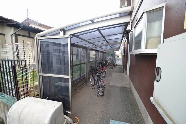 オークヴィレッジ 駐輪場