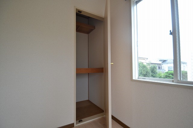 オークヴィレッジ 収納